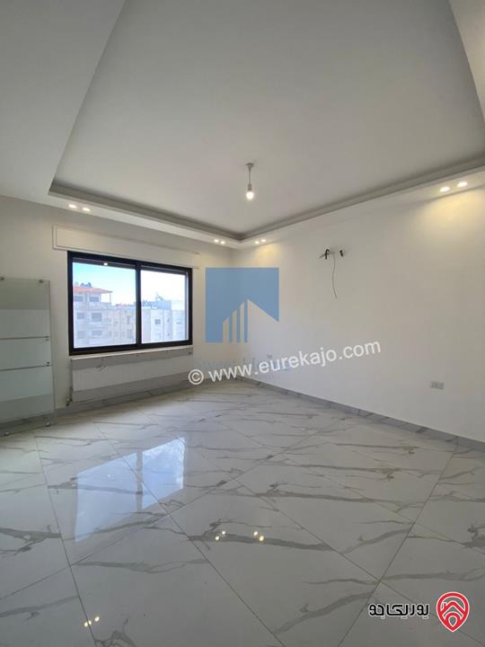 شقة فاخرة أرضية 184م مع ترس امامي 30م تشطيب سوبر ديلوكس لم تسكن للبيع في عمان - تلاع العلي