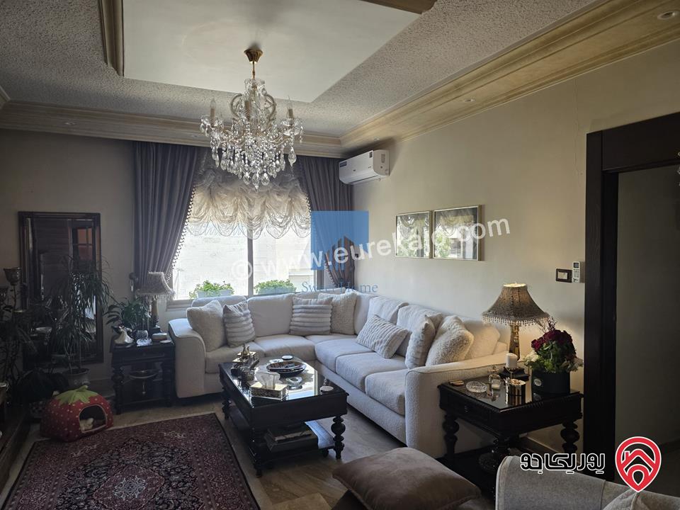 شقة طابقية طابق ثالث 250م تشطيب سوبر ديلوكس للبيع في عمان - أم السماق 