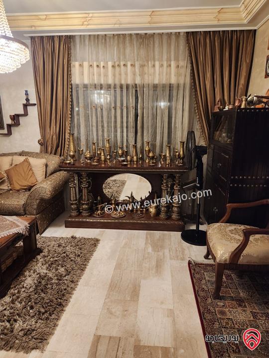 شقة فاخرة طابق ثاني مساحة 265م للبيع في عمان - خلدا