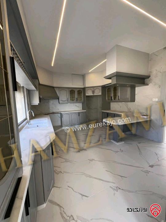 شقة طابق ثاني مساحة 250م للايجار في عمان - ام اذينة