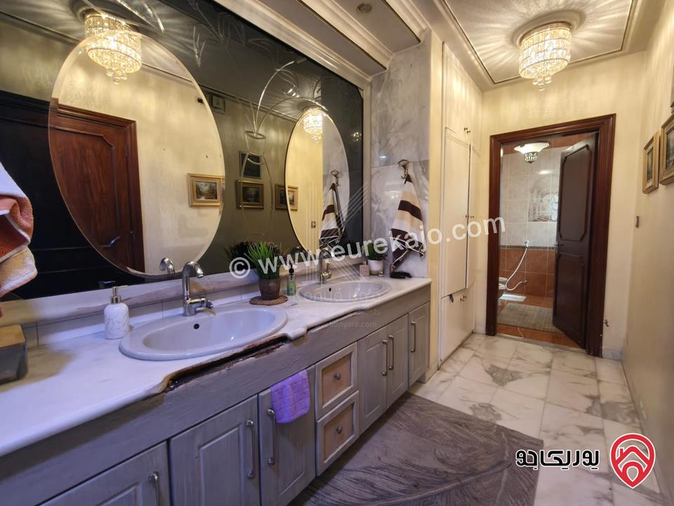 فيلا متلاصقة مميزة مساحة 350م على أرض 520م للبيع في عمان - تلاع العلي