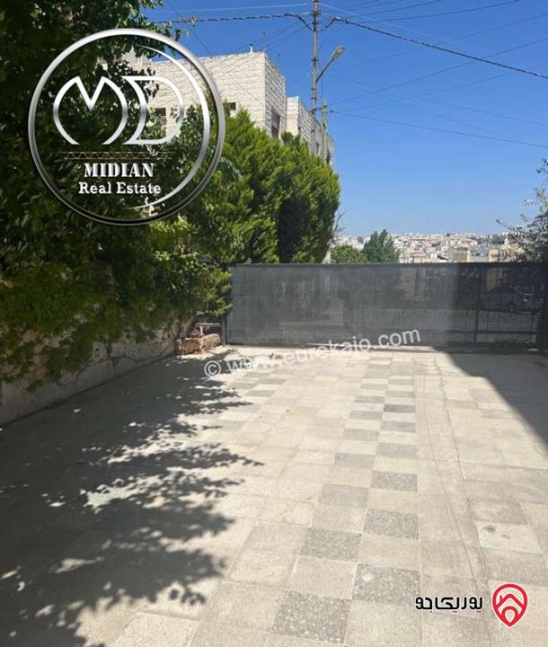شقة أرضية فارغة للايجار في عمان - ضاحية الرشيد مساحة 220م مع ترس و حديقة 250م بسعر مميز