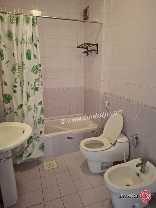 شقة طابق ثالث مساحة 140م للايجار في عمان - ام اذينة