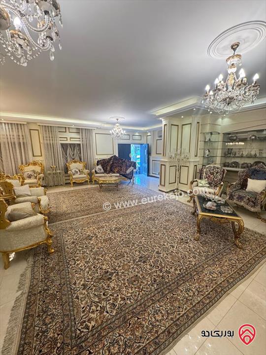 فيلا متلاصقة فاخرة مساحة 530م على ارض 400م للبيع في عمان - عبدون