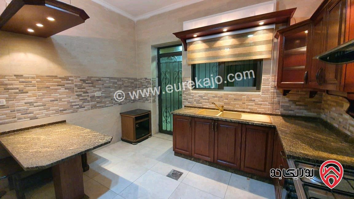 شقة شبه ارضية مساحة 190م داخلي و 200م خارجي فارغة للايجار في عمان - ضاحية النخيل