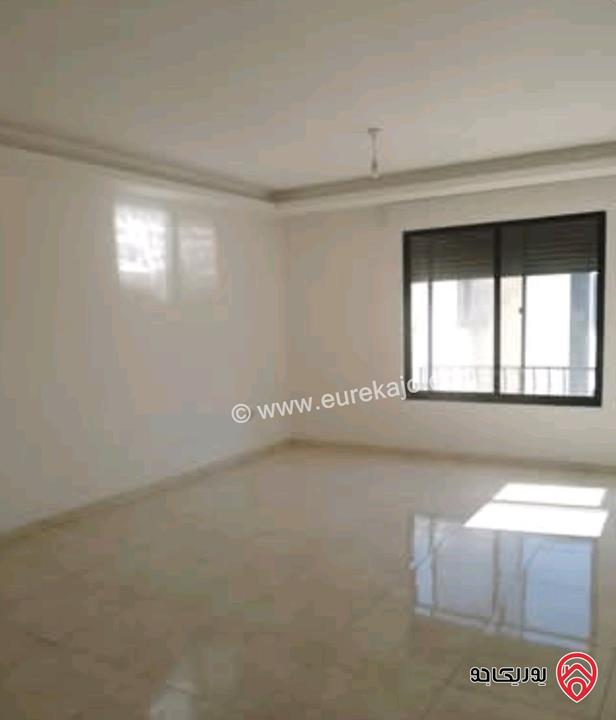 فيلا فخمة سوبر ديلوكس مساحة 453م على أرض 450م للبيع في عمان - طريق المطار قرب ايكيا 