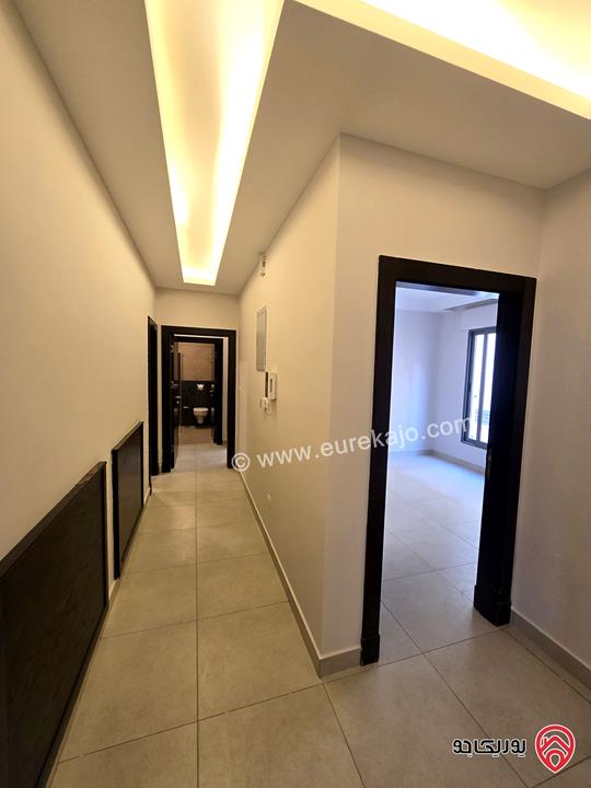 شقة شبه أرضية مساحة 200 متر مع ترس 40م ومدخل خاص للايجار في عمان - عبدون