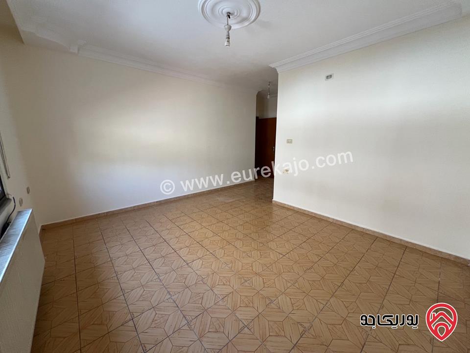 شقة طابق ثاني مساحة 164م للبيع في عمان - خلدا