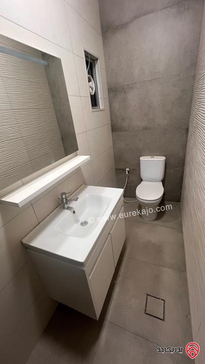 شقة طابق أرضي مساحة 195م داخلي و 40م خارجي للبيع في عمان - حي الضباط - مرج الحمام 