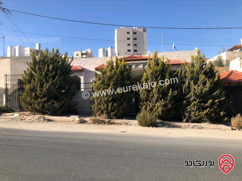 فيلا مساحة 250م على أرض 523م للبيع بسعر مناسب في عمان - ابو علندا /اسكان الكهرباء 