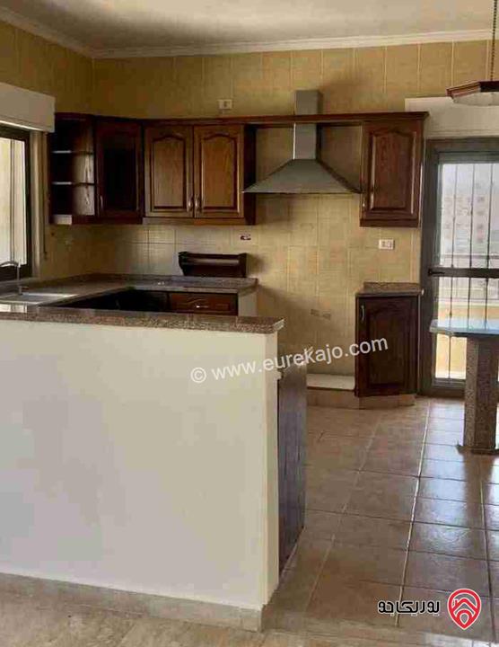 شقة فارغة طابق ثالث مع روف مساحة 250م للايجار في عمان - خلدا