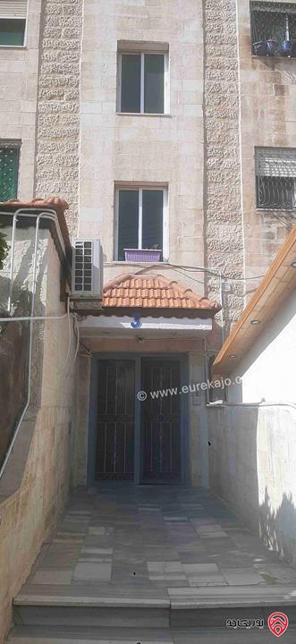 شقة أرضية مساحة 133م داخلي و 80م خارجي للبيع في عمان - البيادر