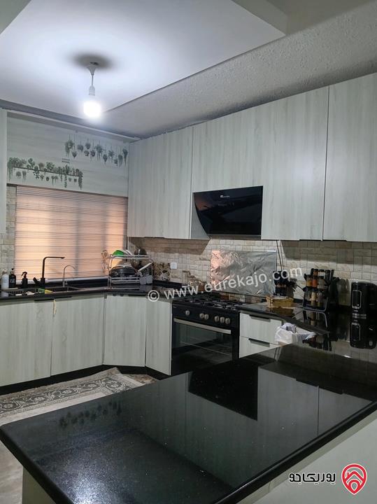 شقة أرضية مساحة 150م داخلي و 90م خارجي للبيع في عمان - ام نوارة 