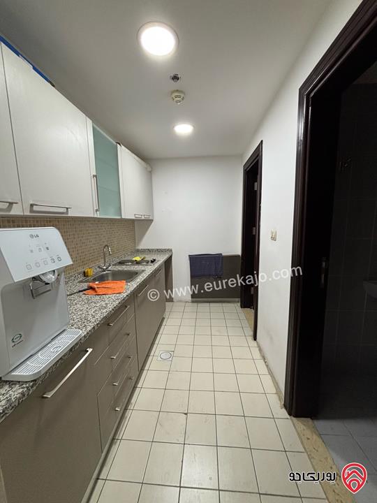 مكتب مميز مساحة 102م للايجار او للبيع في عمان - السابع منطقة حيوية جدا جاهز للاستعمال ديكور كامل