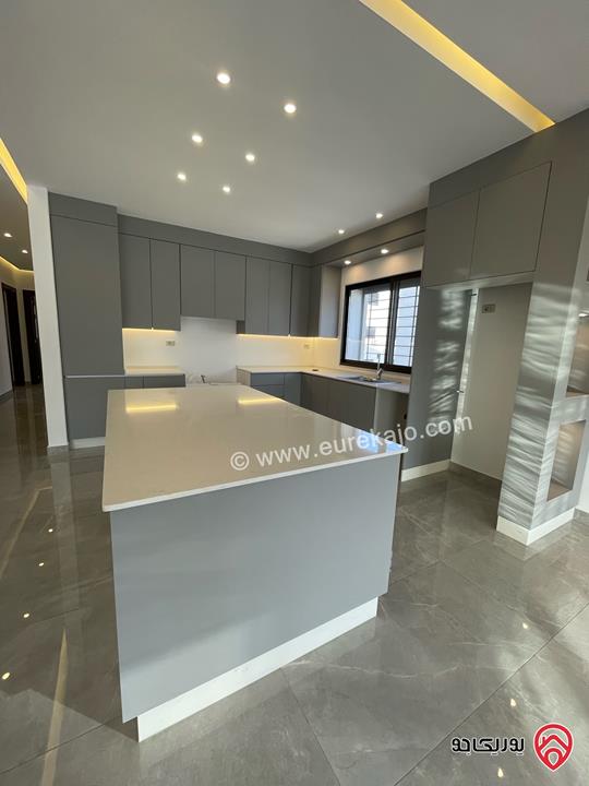 شقة طابق ثاني مساحة 180م للايجار في عمان - الكرسي