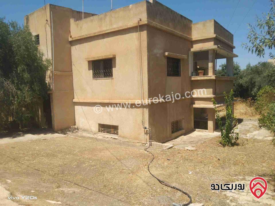 منزل طابقين على أرض 942م للبيع في اربد - الحصن 