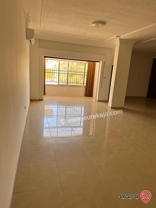 شقة غير مفروشة مساحة 197م طابق ثاني للايجار في عمان - الجبيهة 