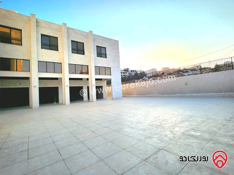 محلات تجارية داخلية مساحة 440 م مع ساحة مطلة للإيجار في عمان - شفا بدران 