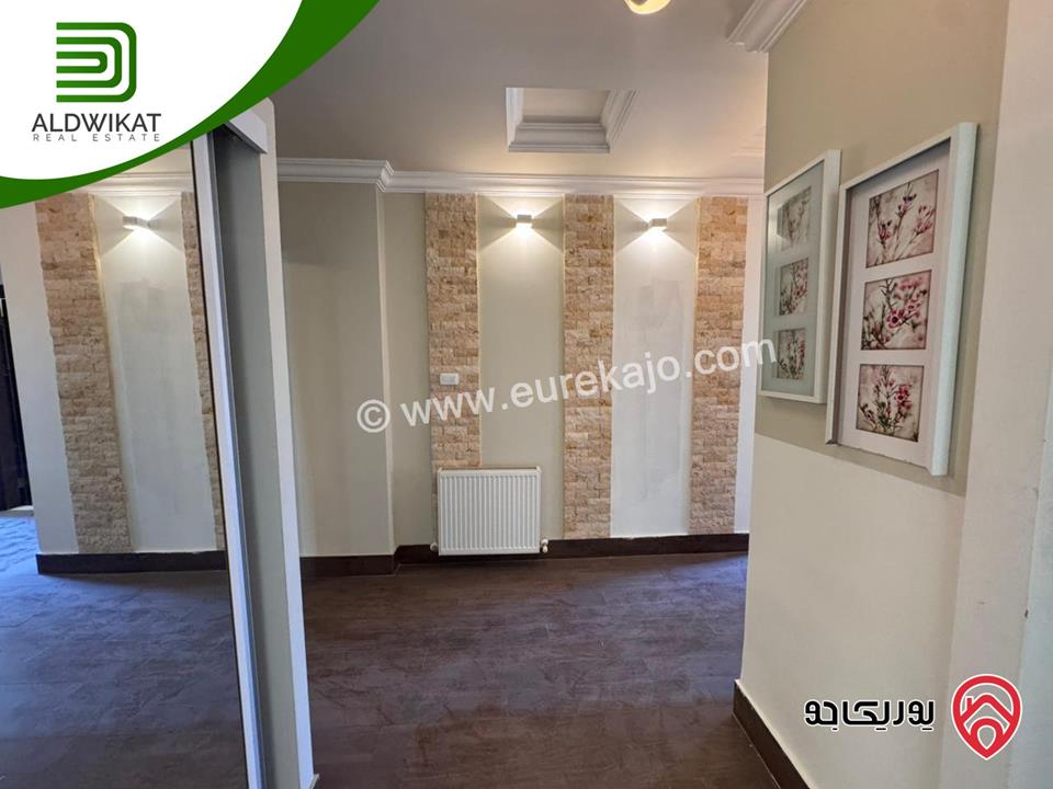 شقة طابق ثاني طابقية للبيع في عمان - دير غبار مساحة 265م ومساحة الترس 10م موقع اطلالة