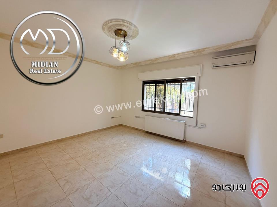 شقة ارضية فارغة للايجار في عمان - خلدا مساحة 220م مع ترس و حديقة 180م تشطيبات سوبر ديلوكس بسعر مميز