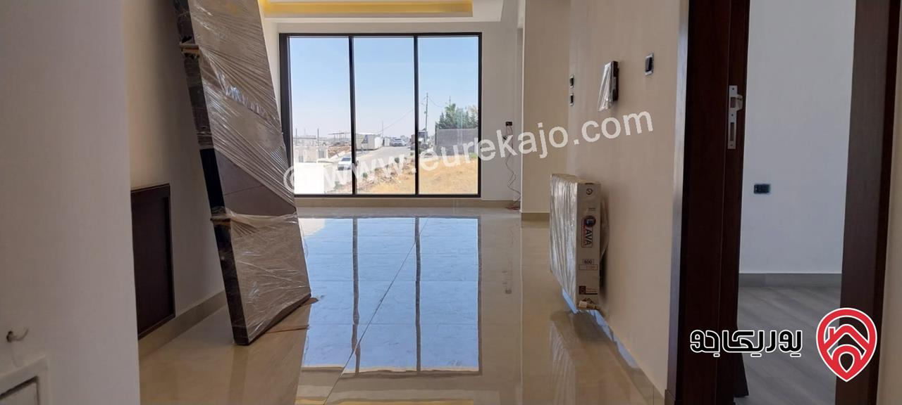 شقة للبيع في عمان - دير غبار طابق اخير مع روف مساحة البناء 180م ومساحة الترس 80م