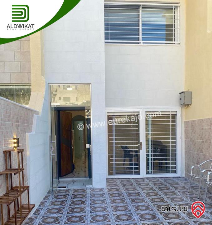  شبه فيلا متلاصقة مفروشة للبيع في عمان - ام السماق مساحة الارض 150م ومساحة البناء 180م بسعر مغري 