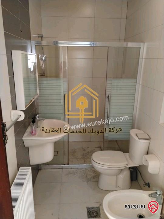 شقة فارغة طابق ثاني مساحة 200م للإيجار في عمان - الجندويل