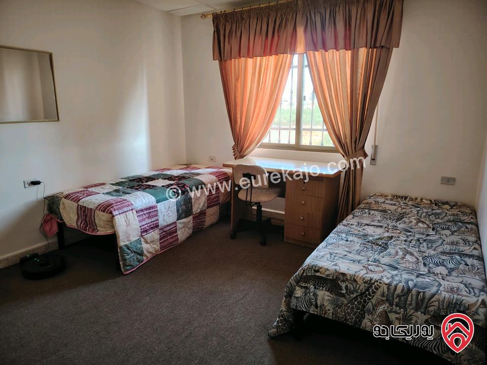 شقة طابقية مساحة 230م للبيع في عمان - اليادودة اسكان الصيادلة 