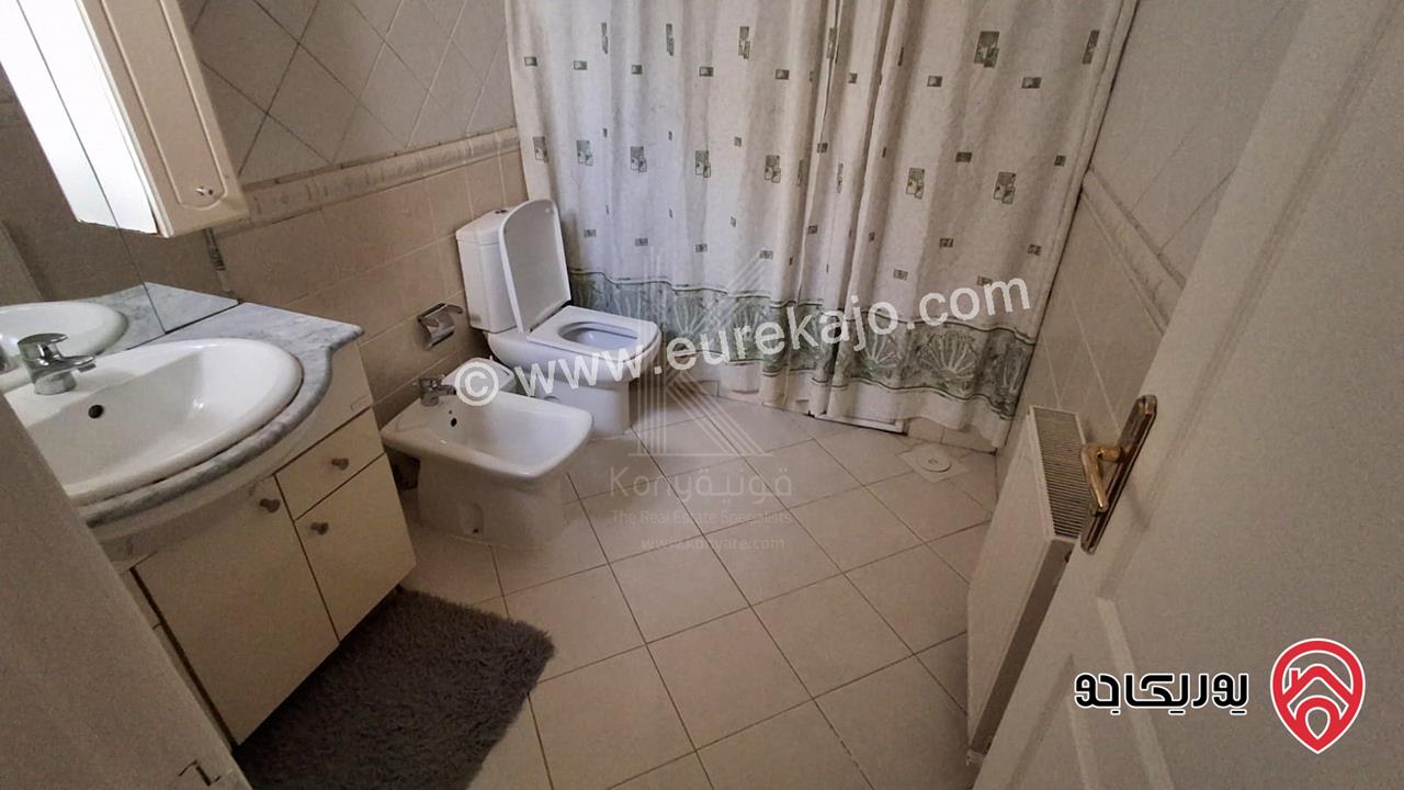 شقة فاخرة مفروشة مساحة 200م داخلي و 40م خارجي للبيع في عمان - دير غبار