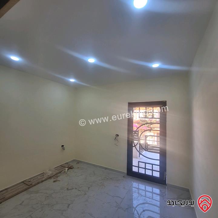 شقة مساحة 138م طابق أول للبيع بالأقساط — بدون بنوك أو شركات تمويل في اربد