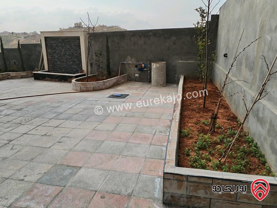 منزل مساحة 400م على ارض 560م للبيع في عمان - ماركا الجنوبية - المغيرات 