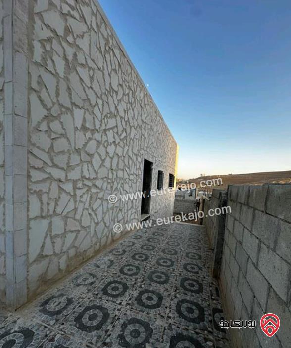 منزل مستقل مساحة 220م على ارض مساحة 500م للبيع في الزرقاء - بيرين