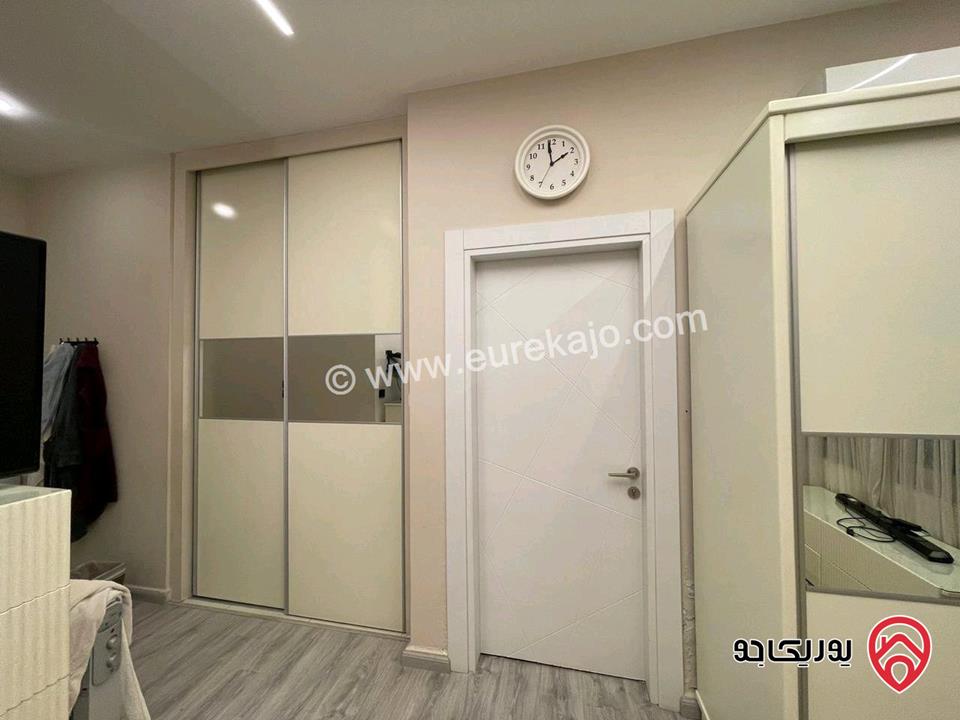 شقة طابق ثالث دوبلكس مساحة 247م للبيع في عمان - أم السماق