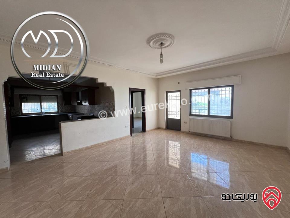 شقة شبه أرضي فارغة للايجار الرابية مساحة 170م مع ترس تشطيبات سوبر ديلوكس بسعر مميز