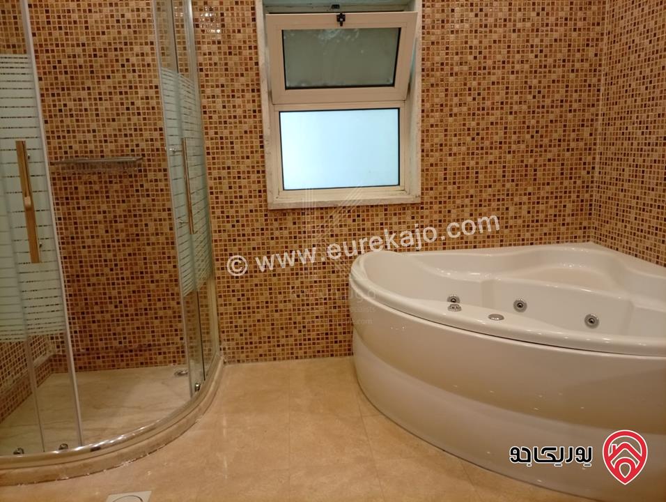 شقة فاخرة حديثة طابق ارضي معلق مساحة 388م للايجار في عمان - دير غبار