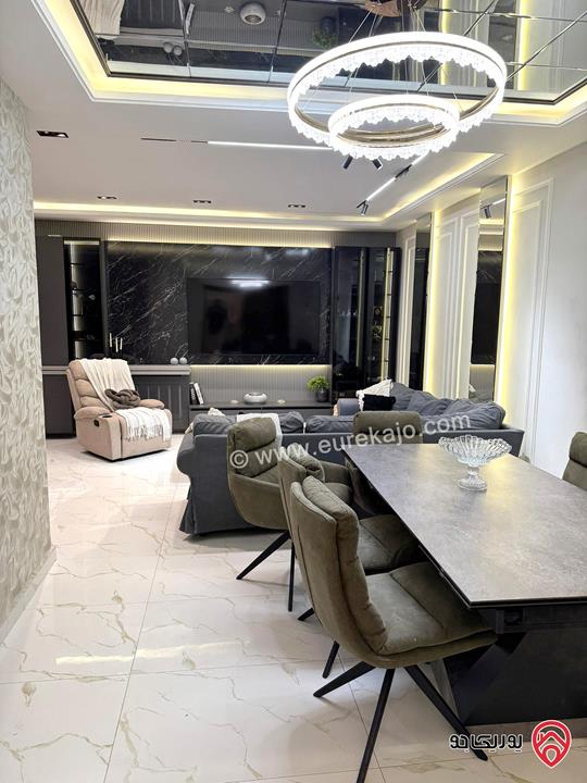 شقة شبه أرضية مساحة 135م داخلي مع حديقة 130م مفروشة بالكامل للايجار في عمان - عبدون