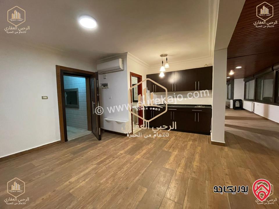 شقة دوبلكس فاخرة طابق ثالث مساحة 220م للايجار في عمان - الرابية