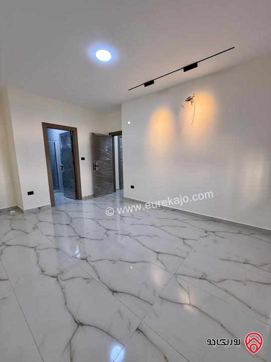 شقة أرضية مساحة 128م داخلي و 160م خارجي للبيع في عمان - البنيات 