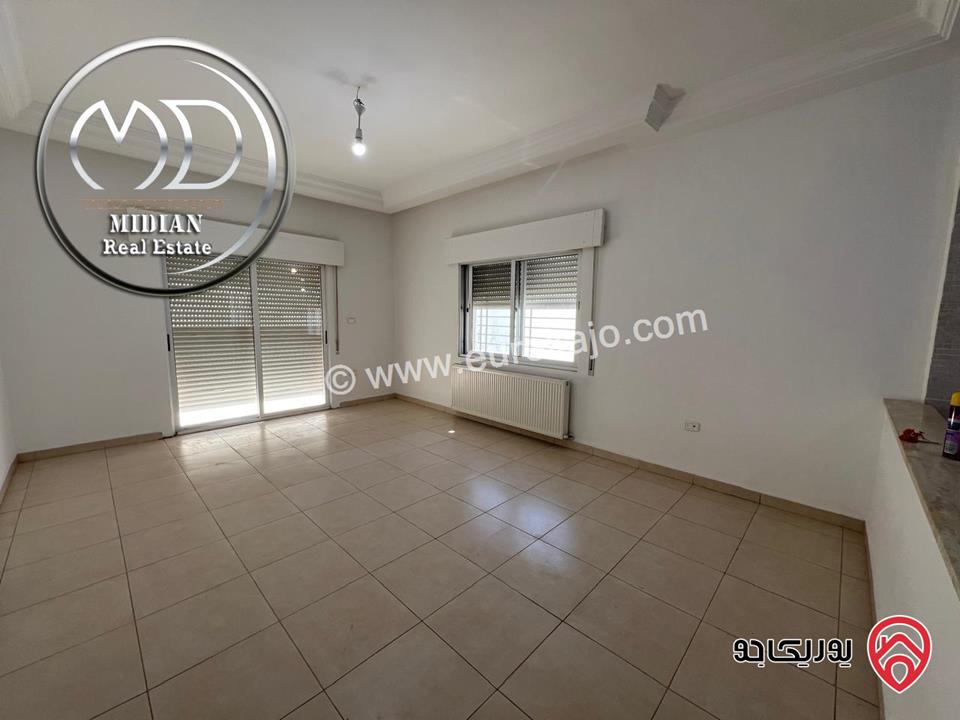 شقة شبه ارضي للبيع في عمان - ضاحية الرشيد مساحة 240م جديدة لم تسكن بسعر مميز جداً