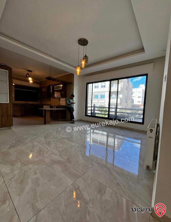 شقة طابق أول مساحة 190م للايجار في عمان - ام السماق 