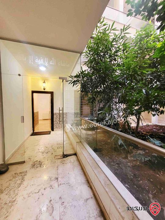 شقة مساحة 235م داخلي و 150م للبيع في عمان - الكرسي