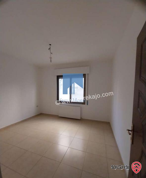 شقة مميزة طابق ثالث 180م مع روف 80م للبيع في عمان - الرابية