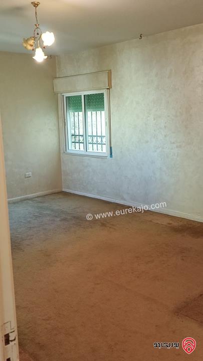 شقة مساحة 143م طابق رابع للبيع في عمان - ماركا الجنوبية عند نادي السباق