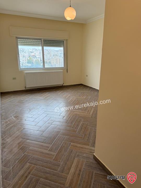 شقة طابق ثالث مساحة 190م للايجار في عمان - الكرسي