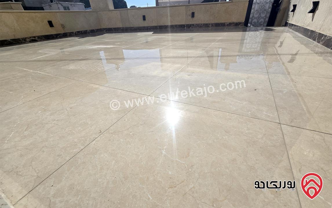 شقة ارضية مساحة 110م مع ترس 50م وكراج خاص للإيجار في عمان - عبدون 