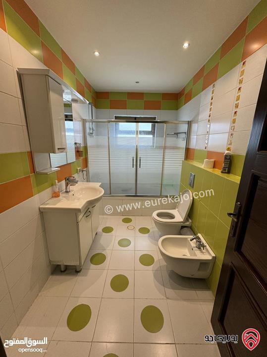 شقة مفروشة طابق ثالث مساحة 375م للايجار في عمان - الرابية