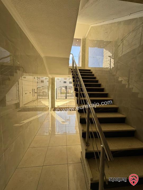 شقة فاخرة مساحة 180م طابق أول للبيع في عمان - الجبيهة 