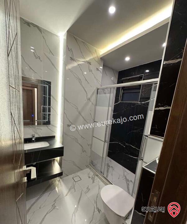 شقه شبه ارضية مساحة 200م داخلي و 40م خارجي للايجار في عمان - البنيات 