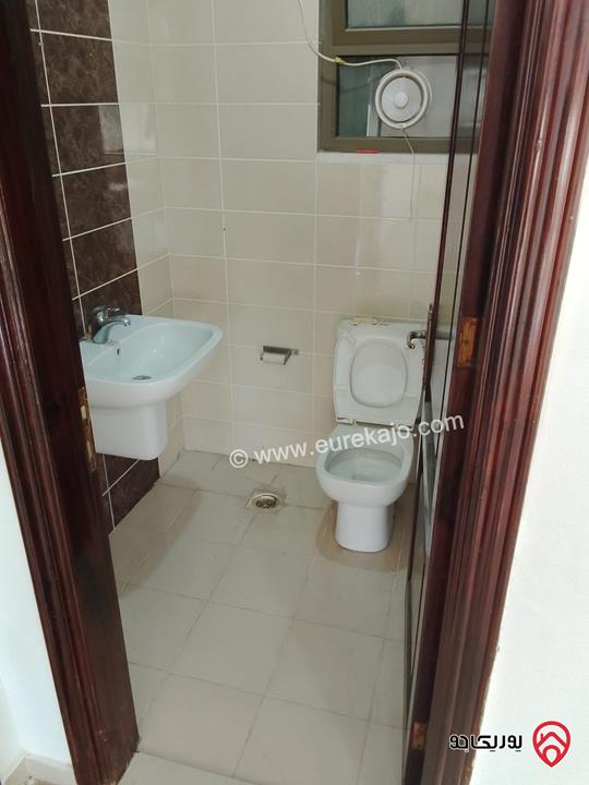 شقة مساحة 165م طابق أول للبيع أو للايجار في عمان - الجبيهة حي أم زويتينة مقابل مدارس الرواد 