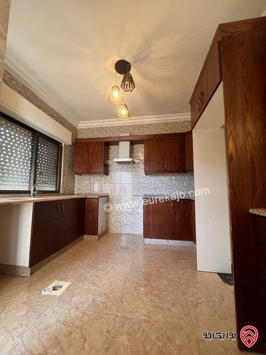 شقة طابق ثالث مساحة 150م للايجار في عمان - تلاع العلي 